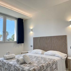 Camera grande con letto king size